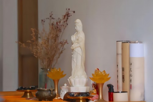 拜观音菩萨有什么讲究（拜观音的正确姿势）