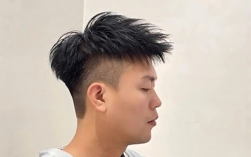 男孩子头发盖住额头风水讲究